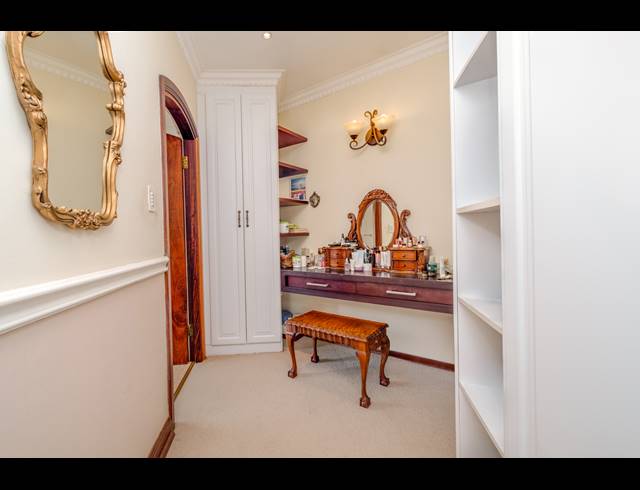 4 BEDROOM HOUSE FOR SALE IN LONEHILL